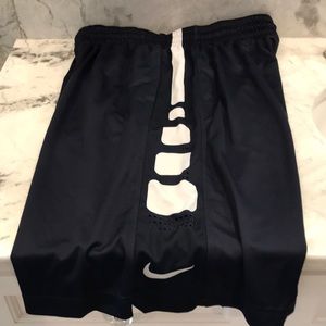 Like New condition Men’s Nike Elite Dri-Fit sz L